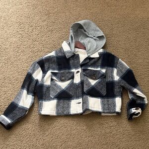 Ci Sono Cropped Plaid Hooded Flannel Jacket Shacket